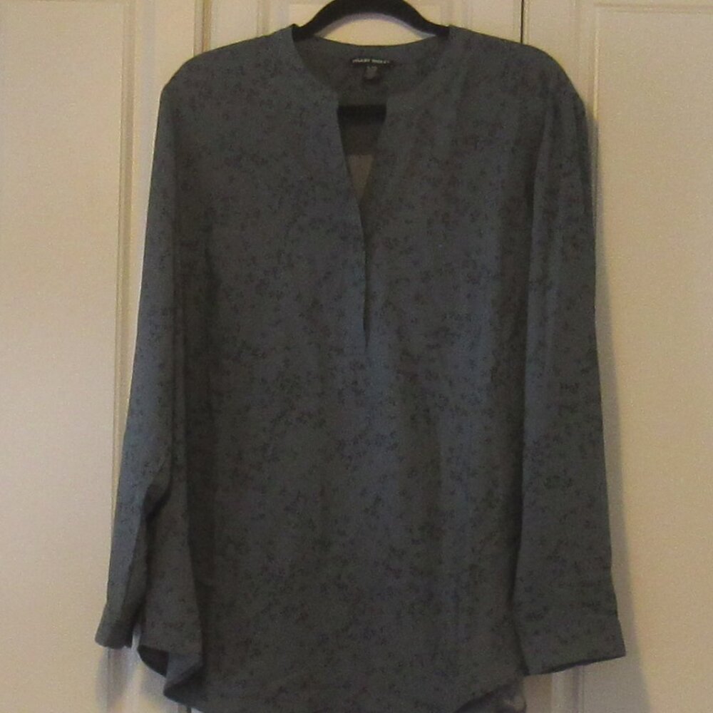 Hilary Radley Women's Blouse, Size XL, Slate Gray/Blue with Leaf Design    P113